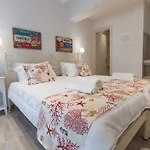 Relax Ξενοδοχείο με διαμερίσματα 4*