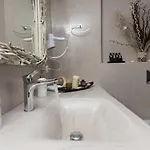 Relax Ξενοδοχείο με διαμερίσματα 4*